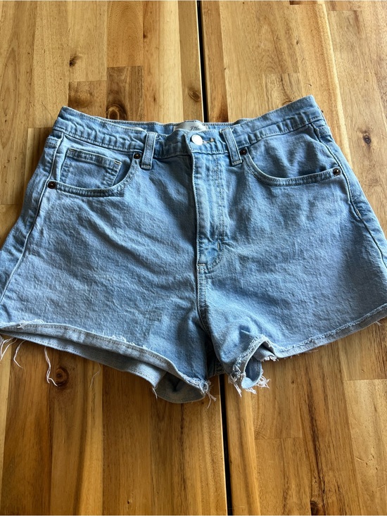 Universal Thread Pants - Universal Thread 90s Cutoff Shorts Size 8 High Rise Light Wash Raw Hem
